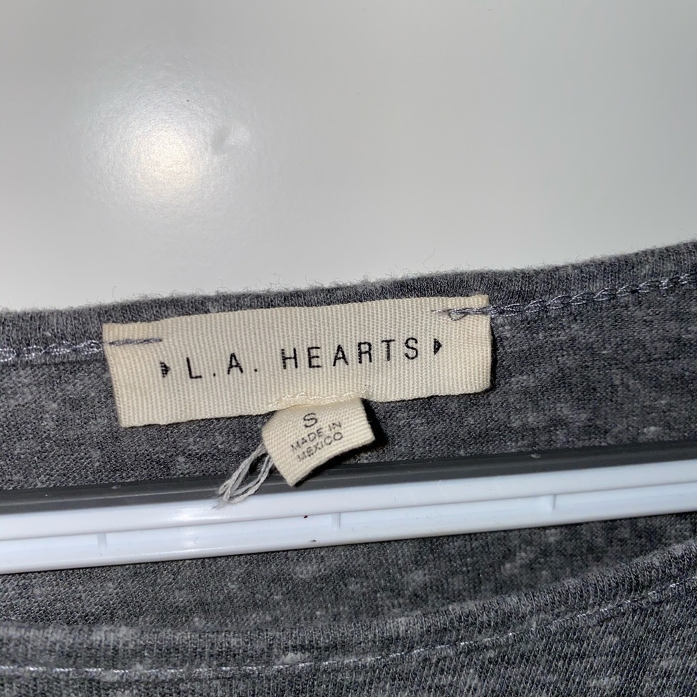 LA HEARTS RUFFLE TEE - Picture 4 of 5